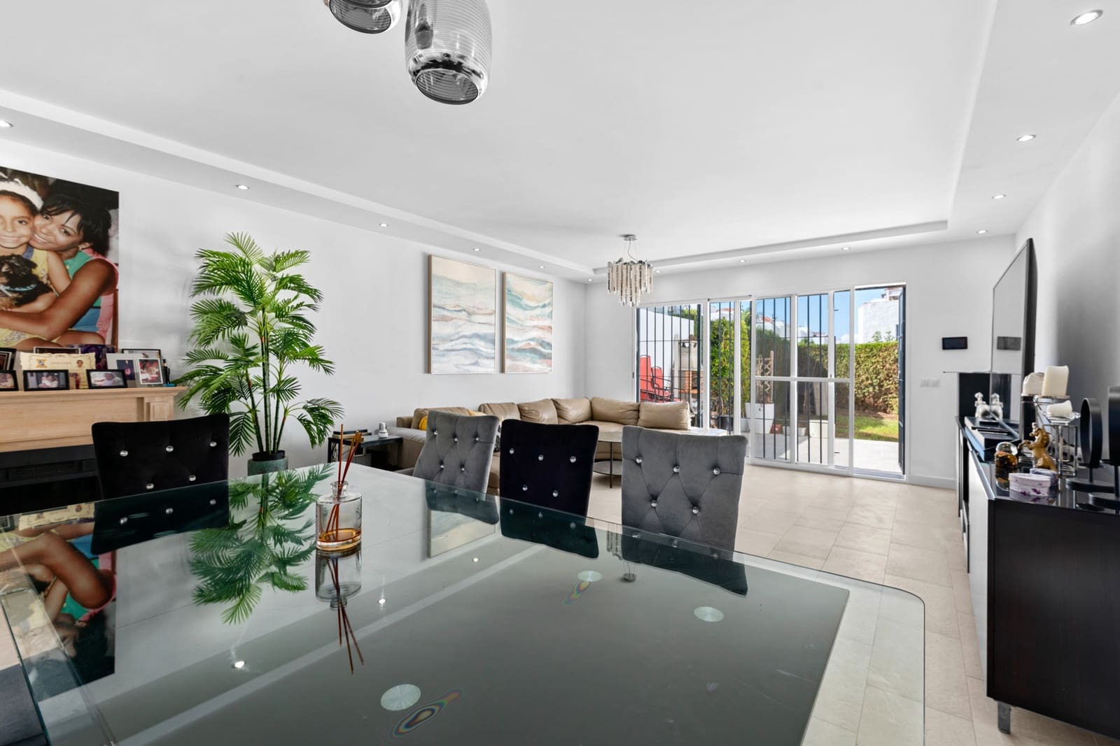 3 bedroom Townhouse for sale in Marbella with pool - € 780,000 (Ref: 10156888)