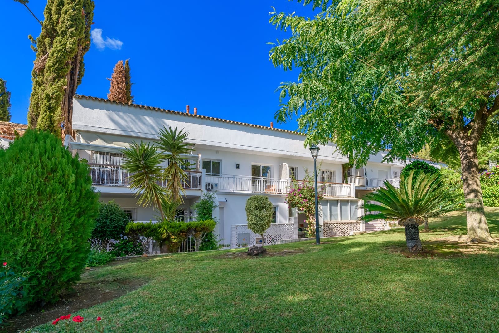 3 bedroom Townhouse for sale in Marbella with pool - € 780,000 (Ref: 10156888)