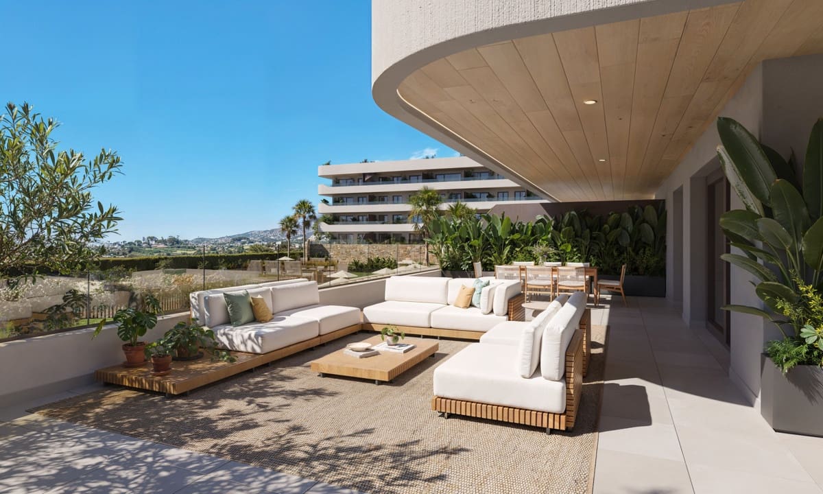 2 bedroom Apartment for sale in Fuengirola with pool garage - € 370,000 (Ref: 10179556)