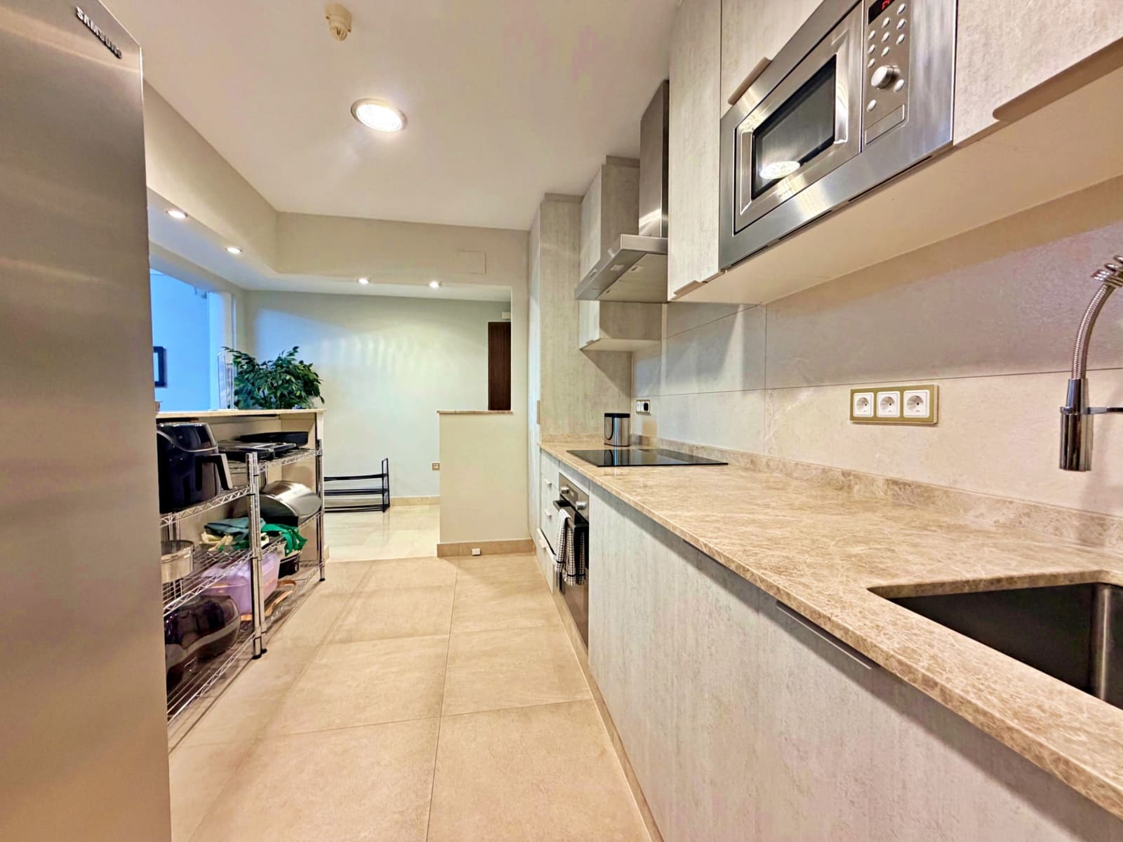 3 bedroom Apartment for sale in Benahavis with pool garage - € 569,950 (Ref: 10182161)