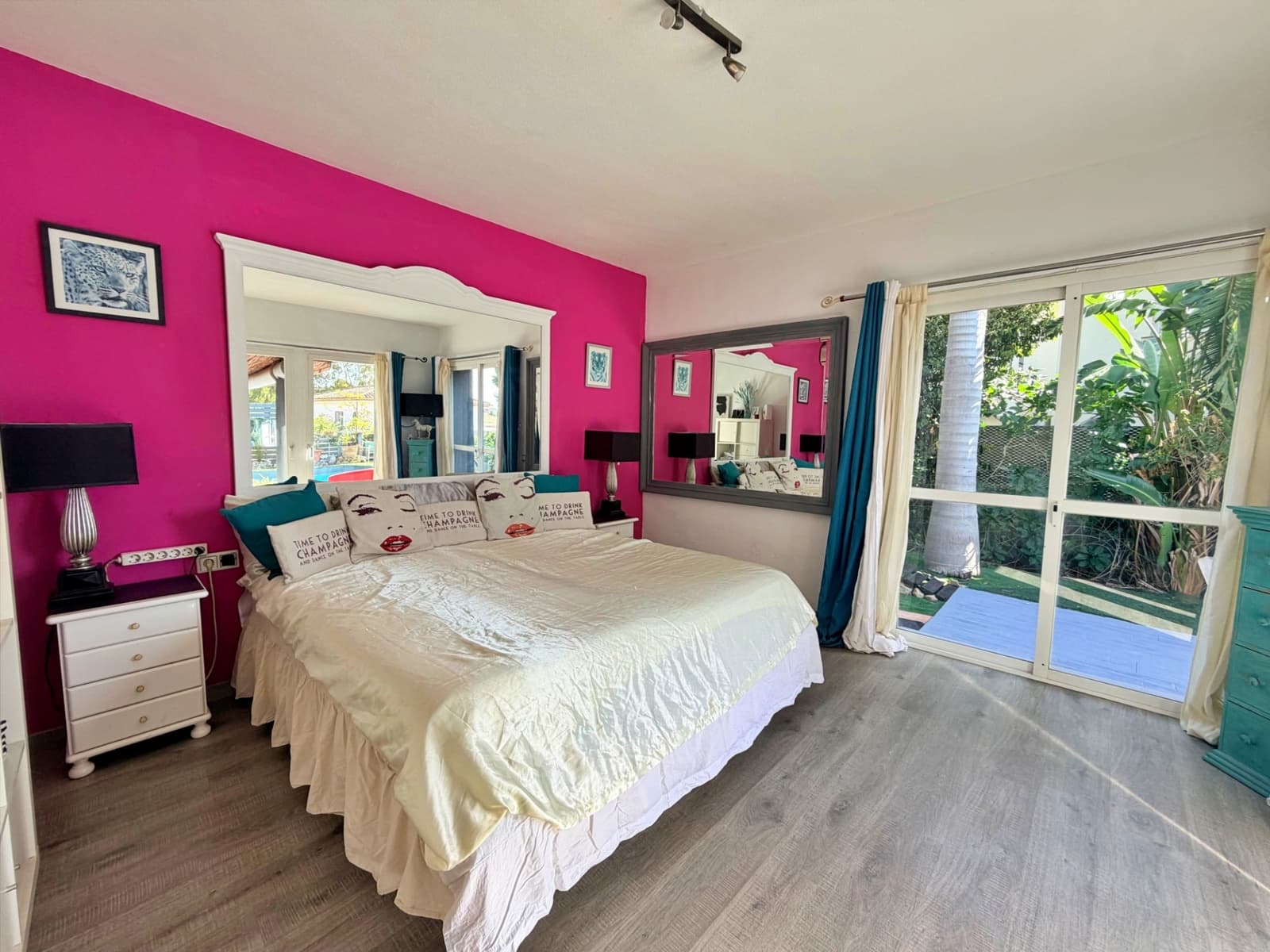 5 soveværelse Villa til salg i Estepona med swimmingpool garage - € 749.000 (Ref: 10182162)