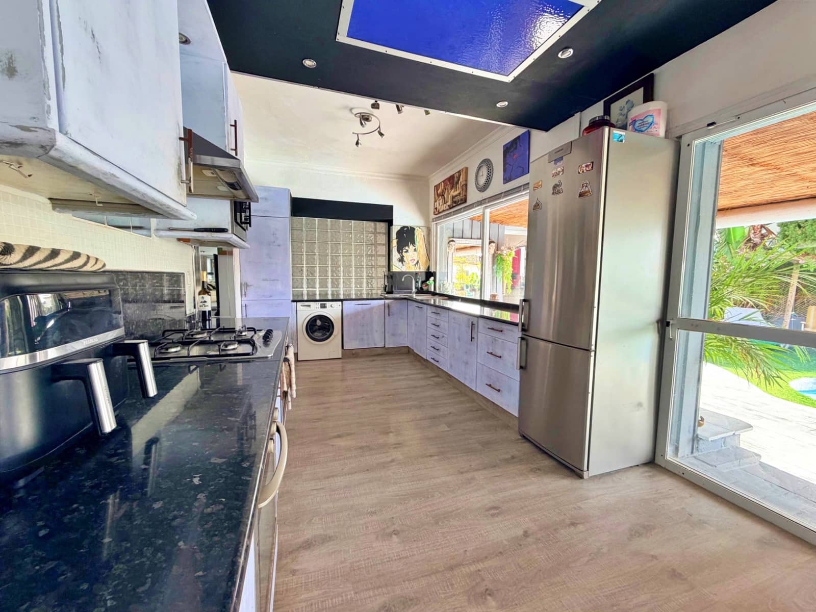 5 soveværelse Villa til salg i Estepona med swimmingpool garage - € 749.000 (Ref: 10182162)