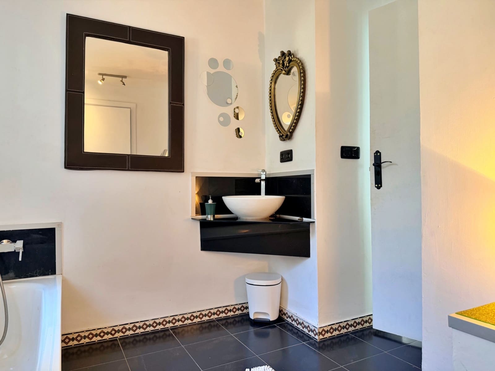 5 soveværelse Villa til salg i Estepona med swimmingpool garage - € 749.000 (Ref: 10182162)