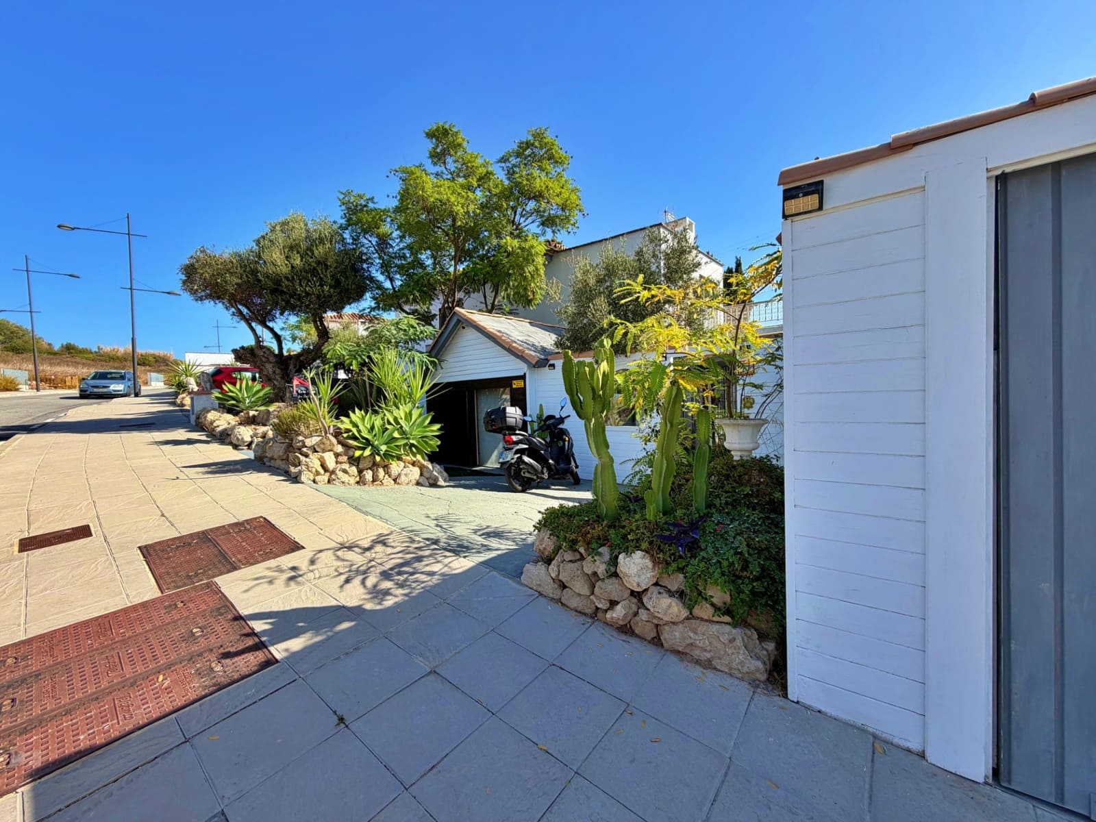 5 soveværelse Villa til salg i Estepona med swimmingpool garage - € 749.000 (Ref: 10182162)