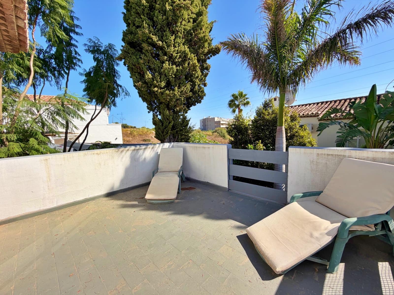 5 soveværelse Villa til salg i Estepona med swimmingpool garage - € 749.000 (Ref: 10182162)