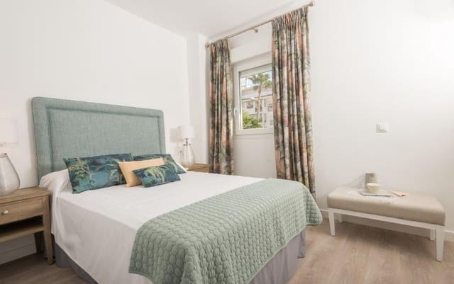 2 Zimmer Apartment zu verkaufen in Nueva Andalucia, Marbella mit Garage - 421.000 € (Ref: 6200004)