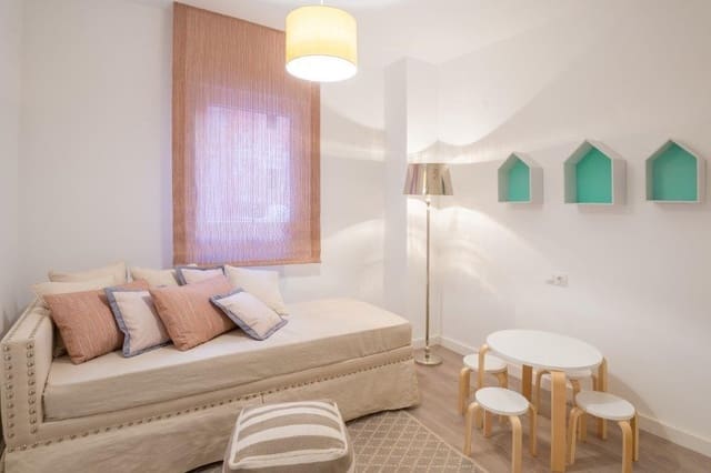 2 Zimmer Apartment zu verkaufen in Nueva Andalucia, Marbella mit Garage - 421.000 € (Ref: 6200004)