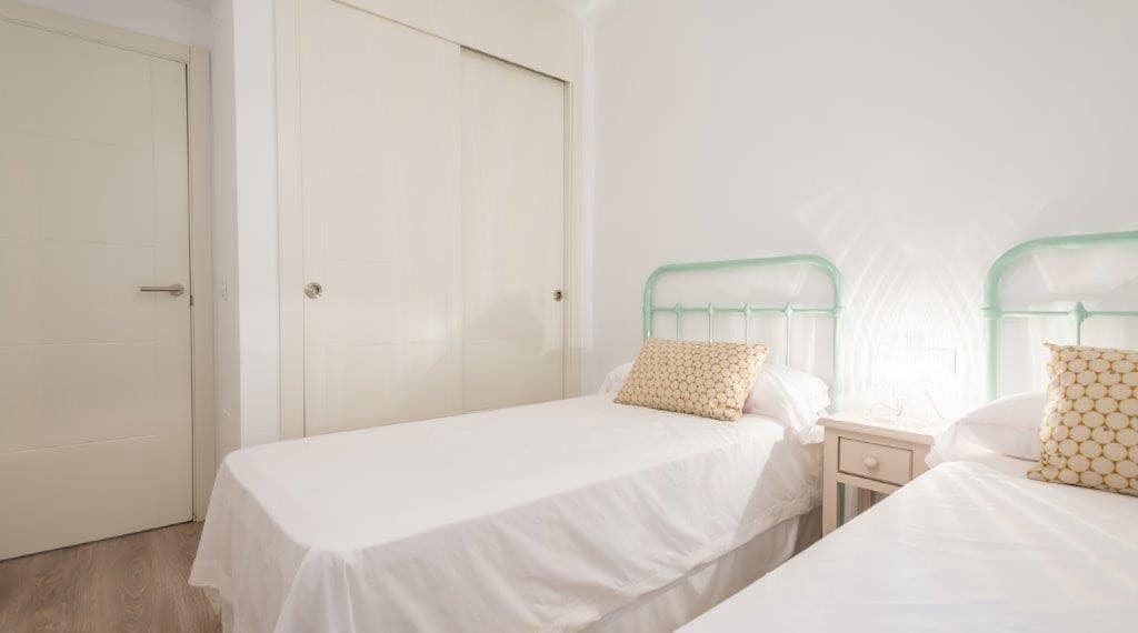 Apartamento de 2 habitaciones en Nueva Andalucia en venta con garaje - 405.000 € (Ref: 6200004)