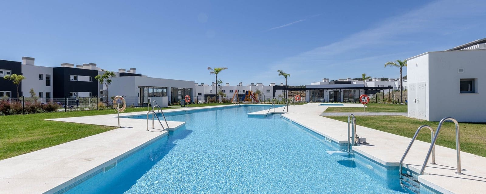 3 quarto Apartamento para venda em Estepona com piscina garagem - 476 500 € (Ref: 6200167)