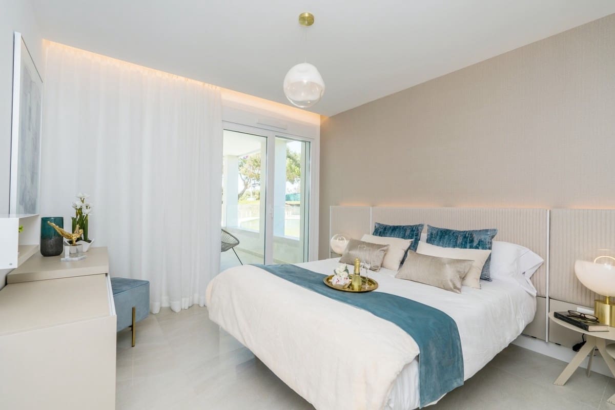 2 bedroom Apartment for sale in Sotogrande with pool garage - € 405,000 (Ref: 6200221)