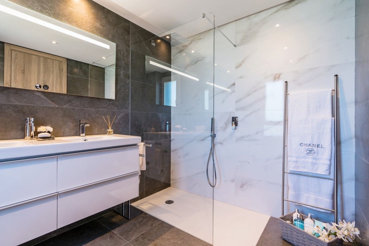 2 bedroom Apartment for sale in Sotogrande with pool garage - € 405,000 (Ref: 6200221)