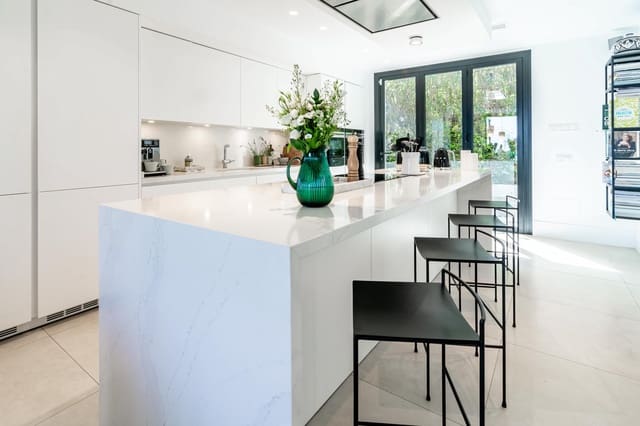 4 Zimmer Villa zu verkaufen in Nueva Andalucia, Marbella mit Pool Garage - 3.995.000 € (Ref: 6819202)