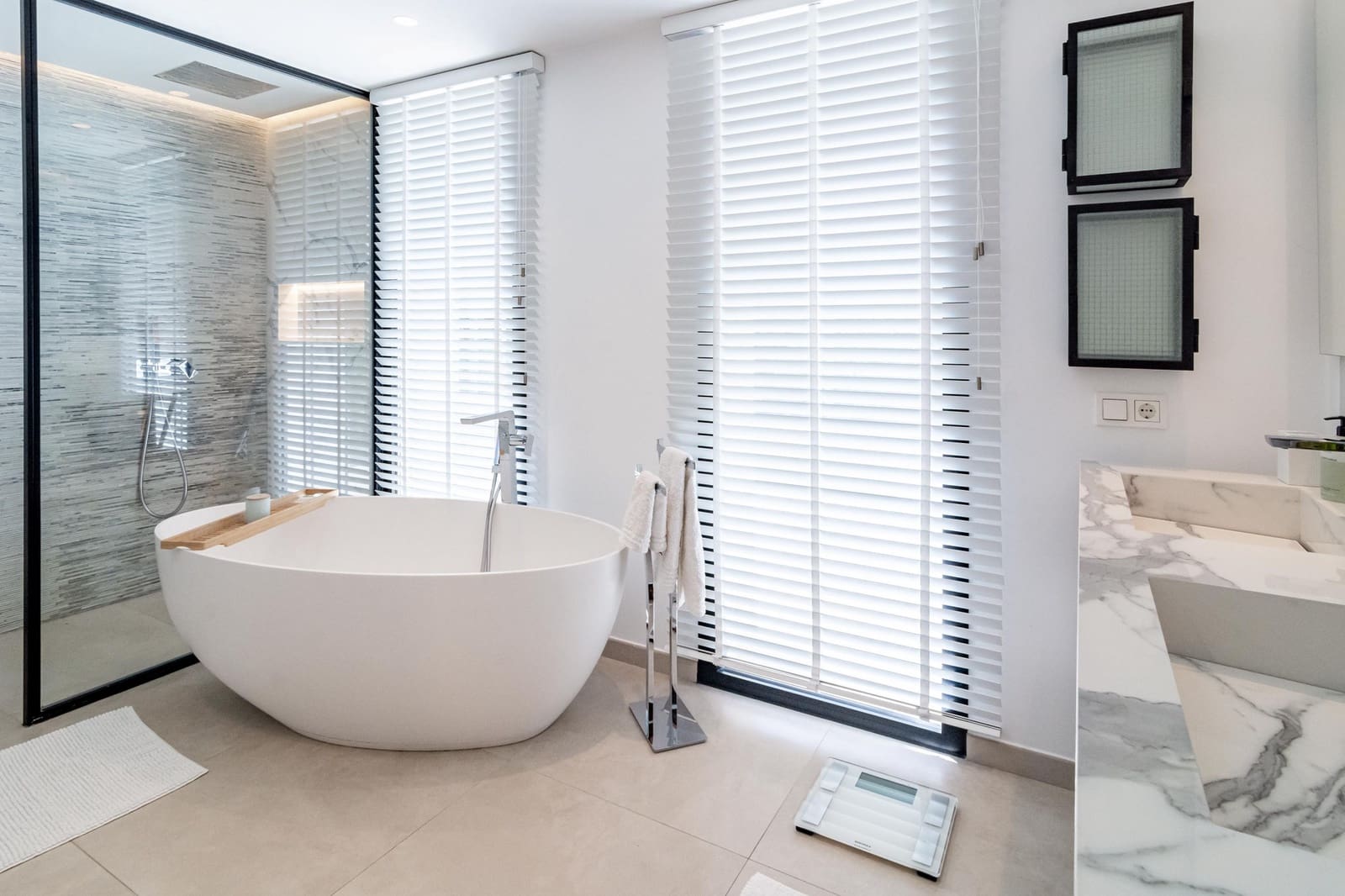 4 bedroom Villa for sale in Nueva Andalucia with pool garage - € 3,995,000 (Ref: 6819202)