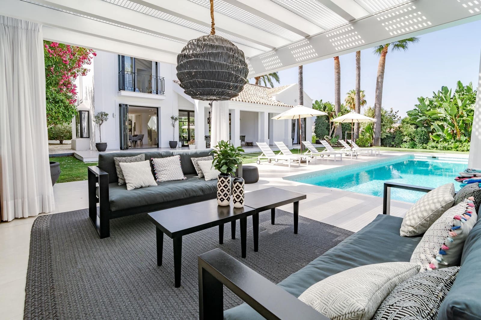 4 bedroom Villa for sale in Nueva Andalucia with pool garage - € 3,995,000 (Ref: 6819202)