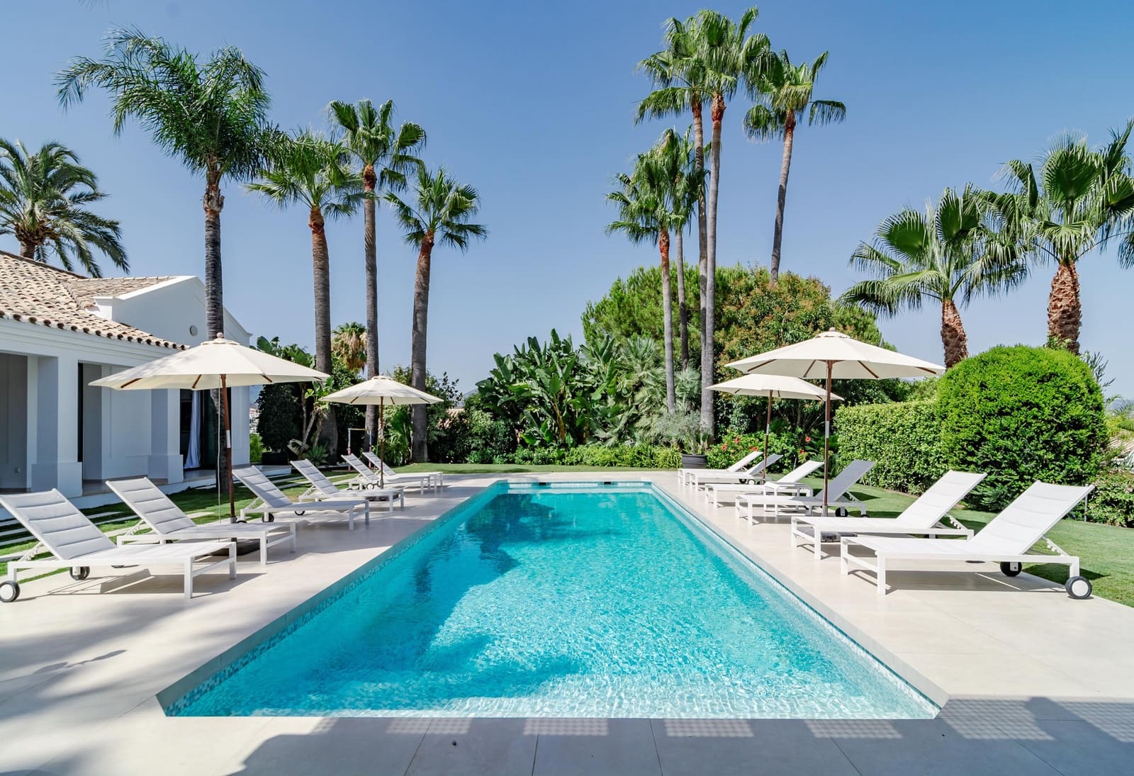 4 bedroom Villa for sale in Nueva Andalucia with pool garage - € 3,995,000 (Ref: 6819202)