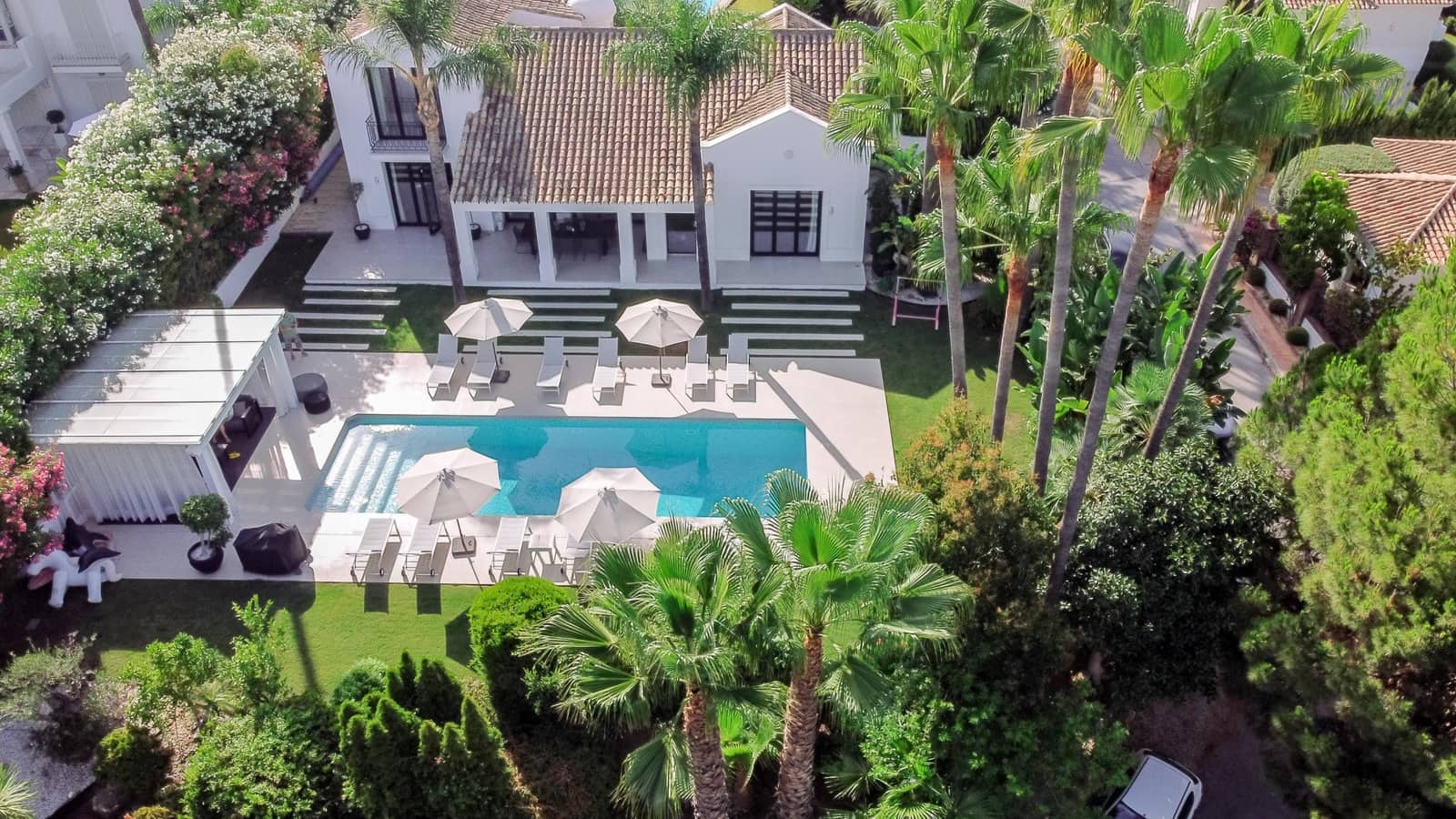 4 slaapkamer Villa te koop in Nueva Andalucia met zwembad garage - € 3.995.000 (Ref: 6819202)