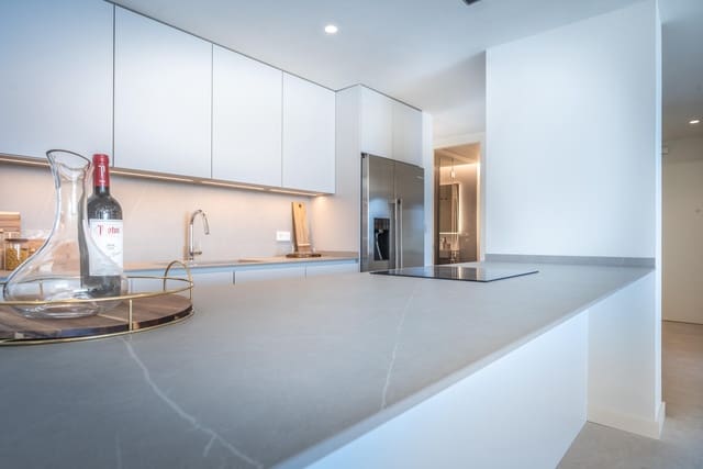 3 Zimmer Apartment zu verkaufen in Punta Plata, Estepona mit Pool Garage - 965.000 € (Ref: 6821133)
