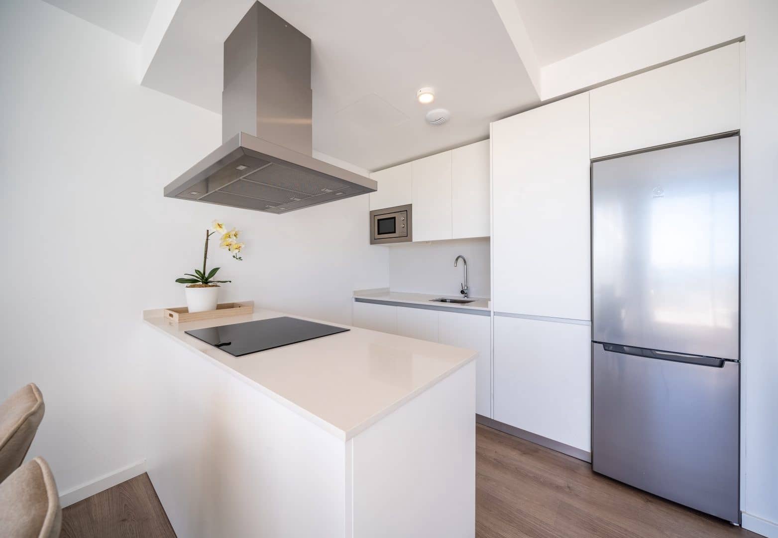 Apartamento de 2 habitaciones en Estepona en venta con piscina garaje - 405.000 € (Ref: 6959883)