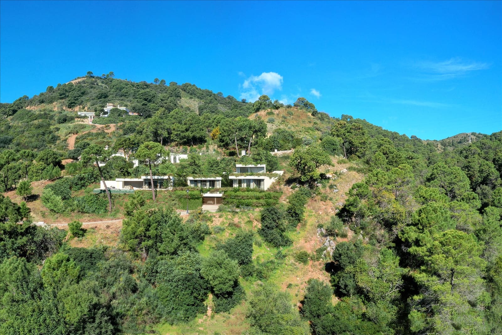 5 bedroom Villa for sale in Benahavis with pool garage - € 3,950,000 (Ref: 7027569)