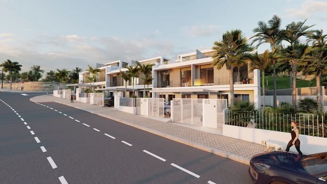 4 bedroom Semi-detached Villa for sale in Estepona Golf, Estepona with pool garage - € 680,000 (Ref: 7078182)