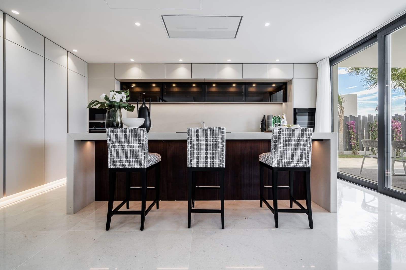 5 bedroom Villa for sale in Marbella with pool garage - € 4,800,000 (Ref: 7991435)