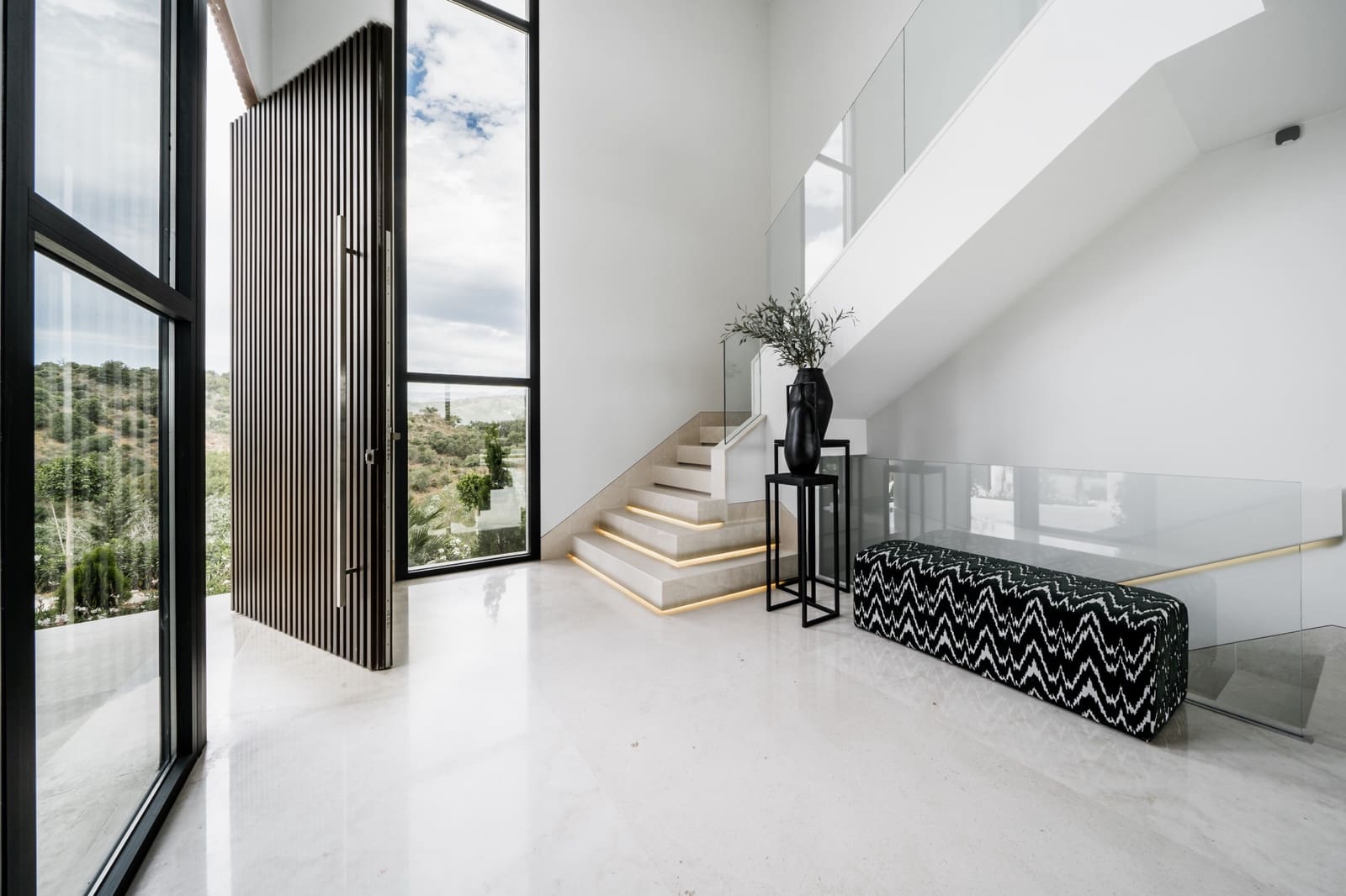 5 bedroom Villa for sale in Marbella with pool garage - € 4,800,000 (Ref: 7991435)