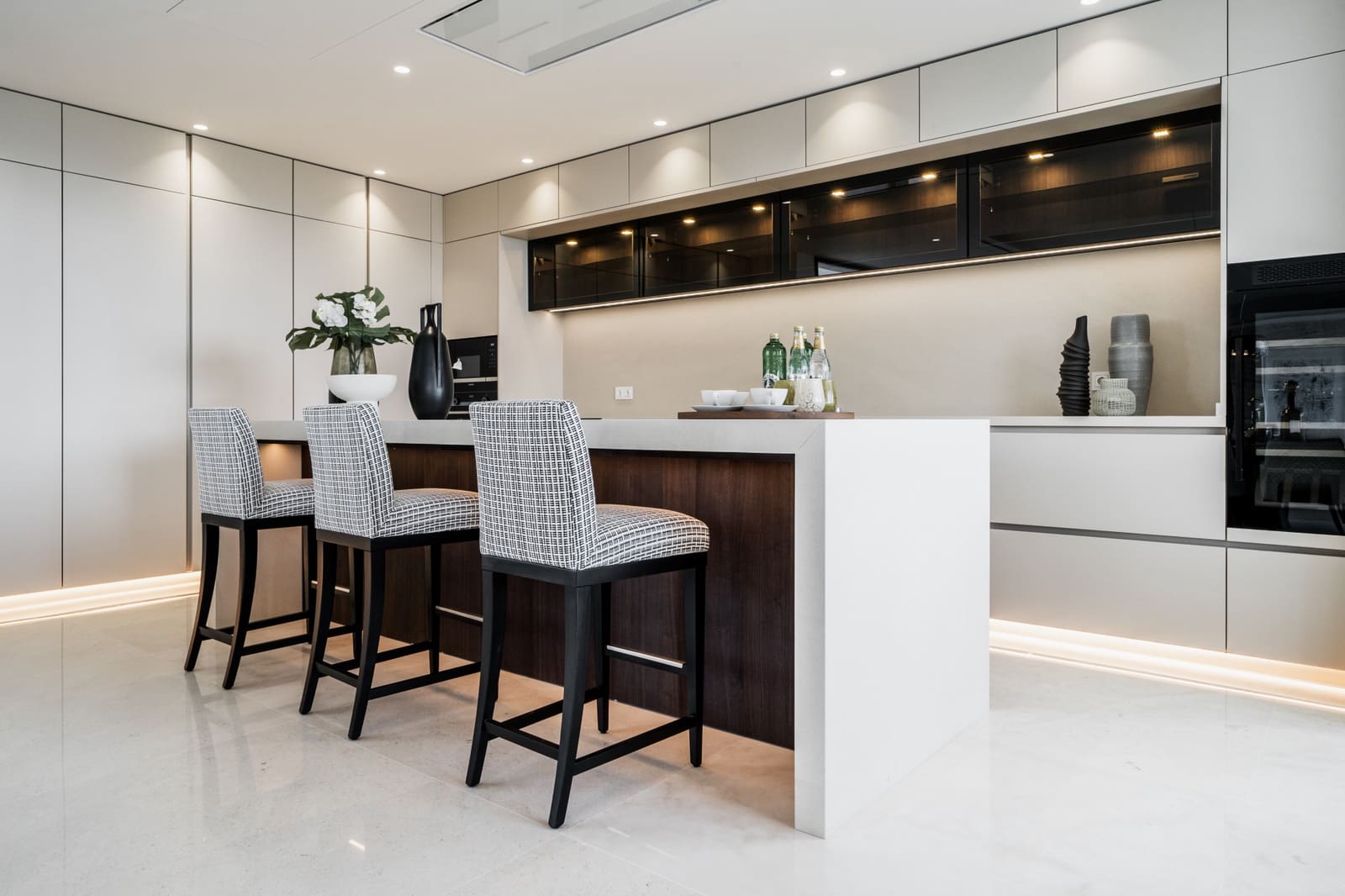 5 bedroom Villa for sale in Marbella with pool garage - € 4,800,000 (Ref: 7991435)