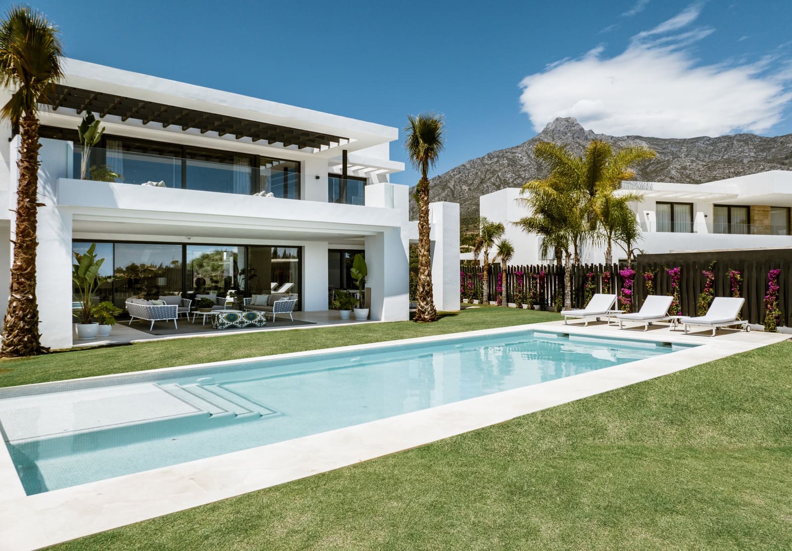 5 bedroom Villa for sale in Marbella with pool garage - € 4,800,000 (Ref: 7991435)