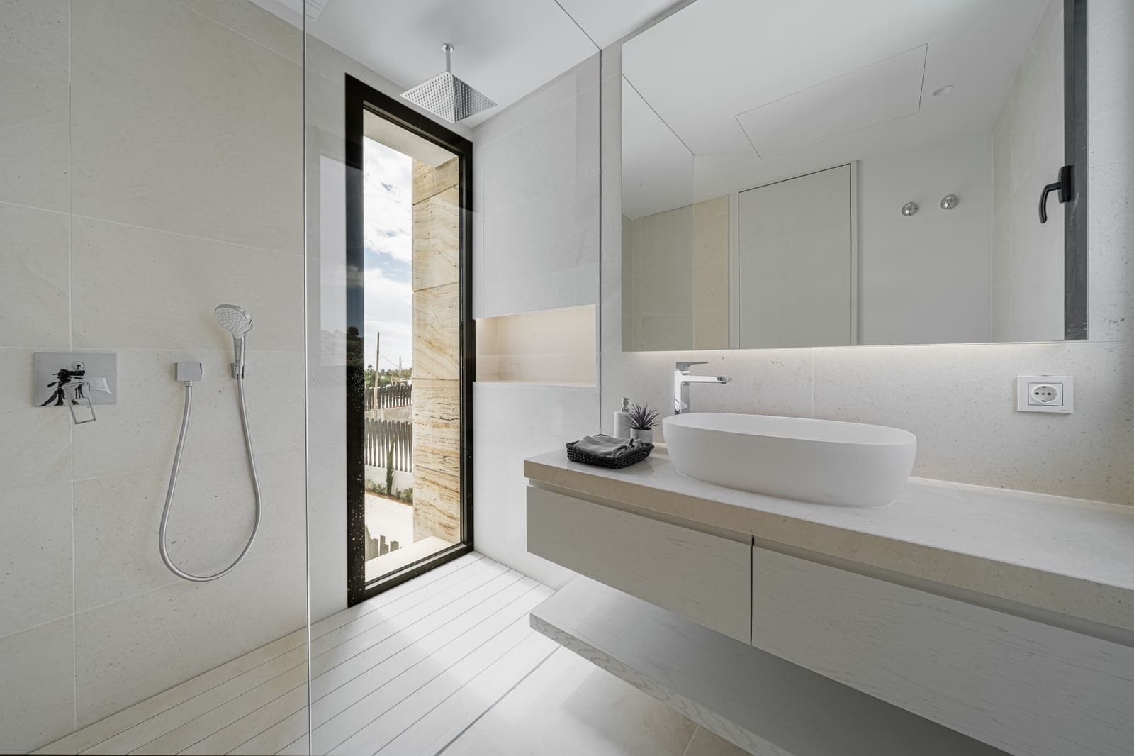 5 bedroom Villa for sale in Marbella with pool garage - € 4,800,000 (Ref: 7991435)