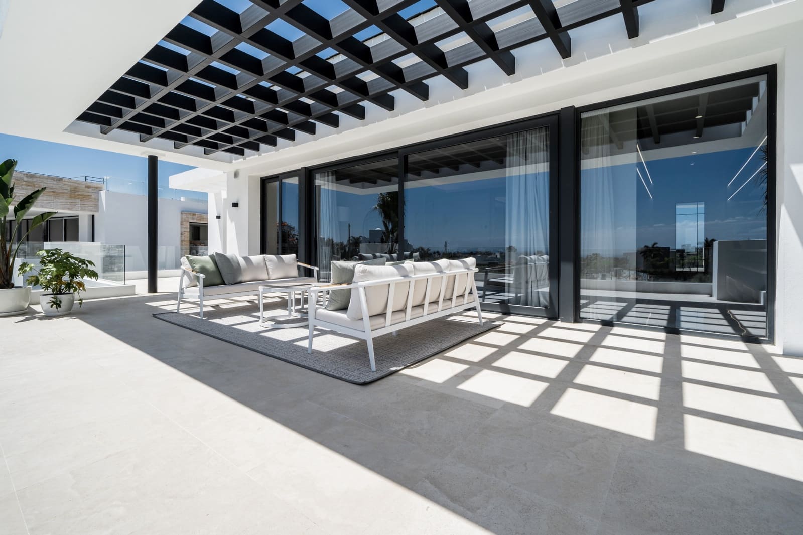 5 bedroom Villa for sale in Marbella with pool garage - € 4,800,000 (Ref: 7991435)