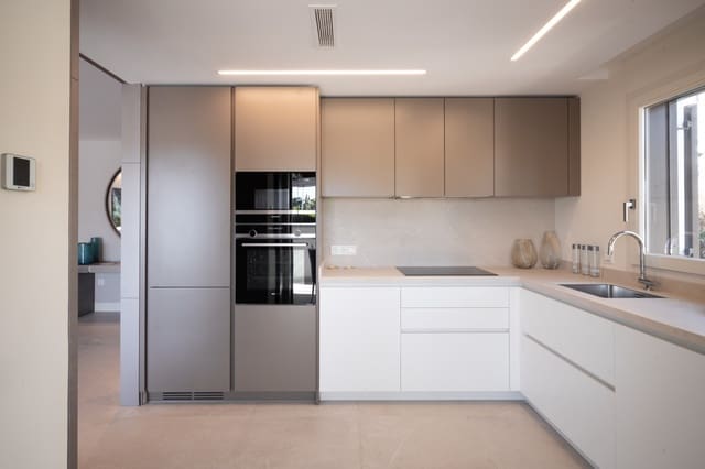 3 soverom Penthouse til salgs i Golden Mile, Marbella med svømmebasseng garasje - € 2 450 000 (Ref: 7991455)