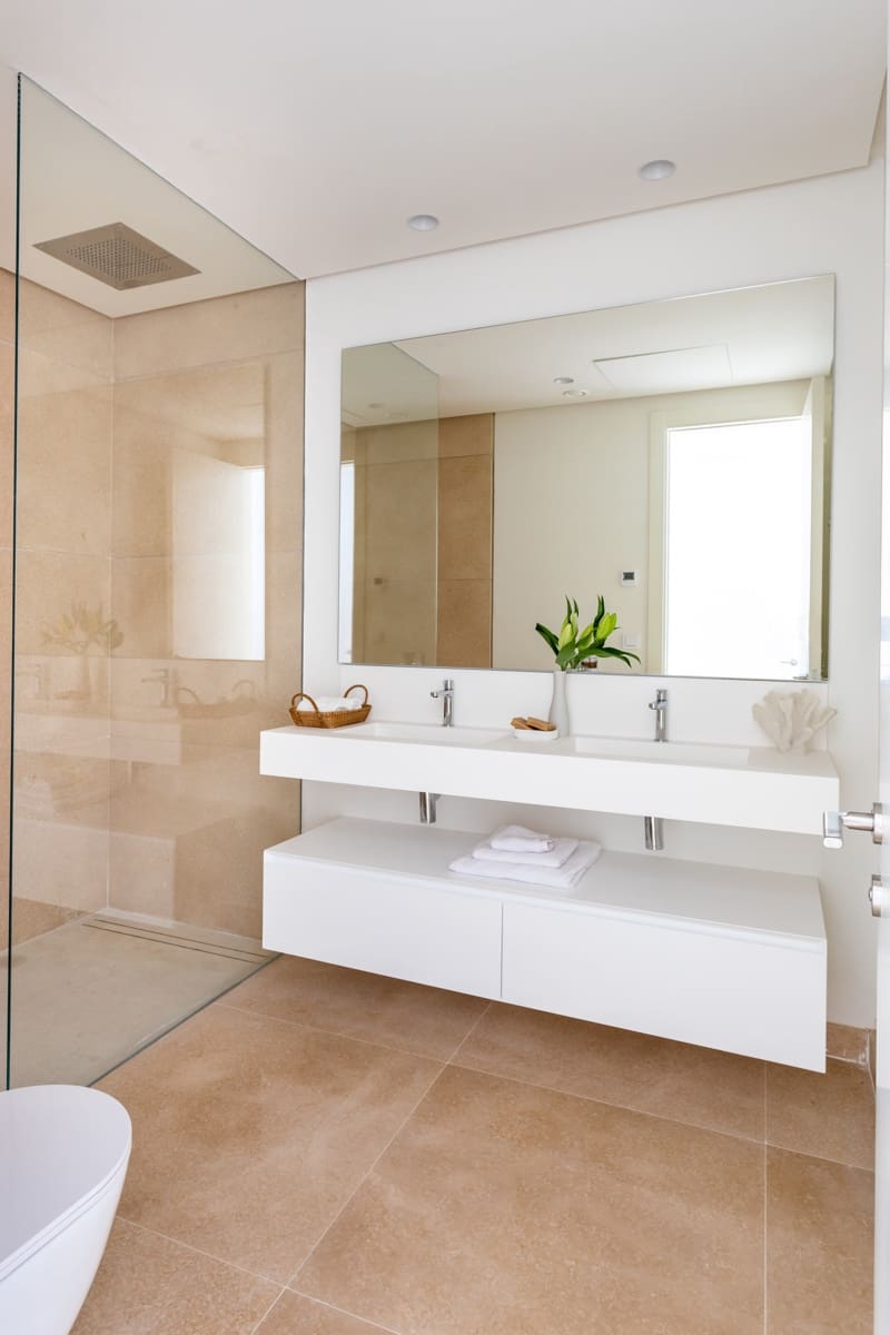 Apartamento de 3 habitaciones en Benahavís en venta con piscina garaje - 755.000 € (Ref: 8049023)