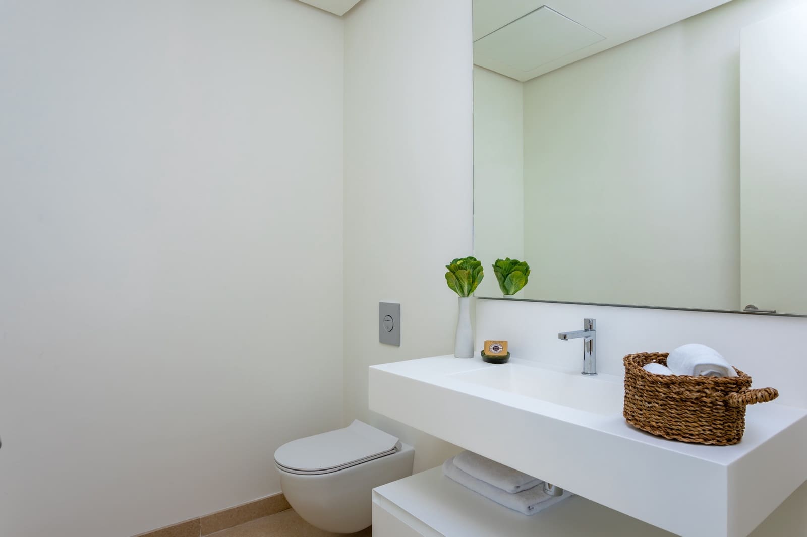 Apartamento de 3 habitaciones en Benahavís en venta con piscina garaje - 755.000 € (Ref: 8049023)