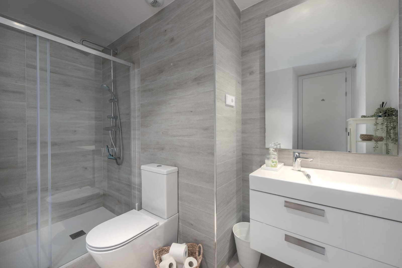 3 quarto Apartamento para venda em Estepona com piscina garagem - 645 000 € (Ref: 8176350)