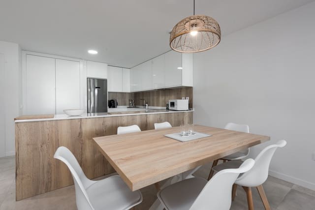 3 quarto Apartamento para venda em Estepona com piscina garagem - 645 000 € (Ref: 8176350)