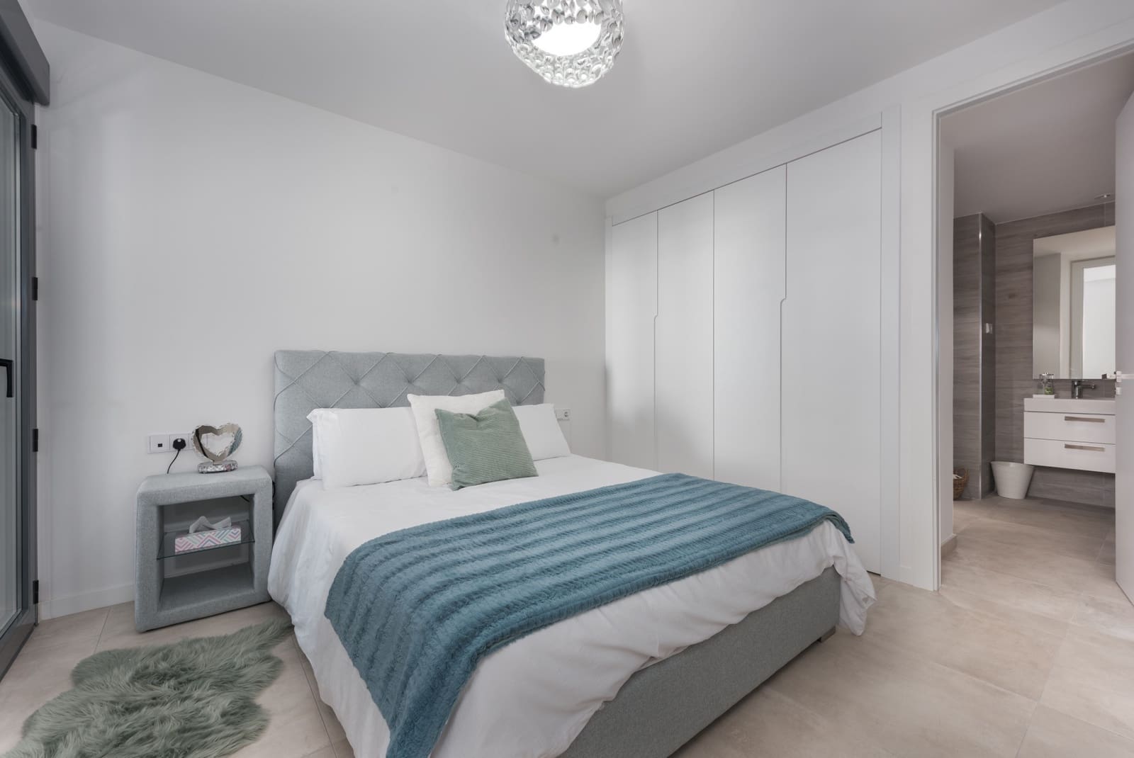 3 quarto Apartamento para venda em Estepona com piscina garagem - 645 000 € (Ref: 8176350)