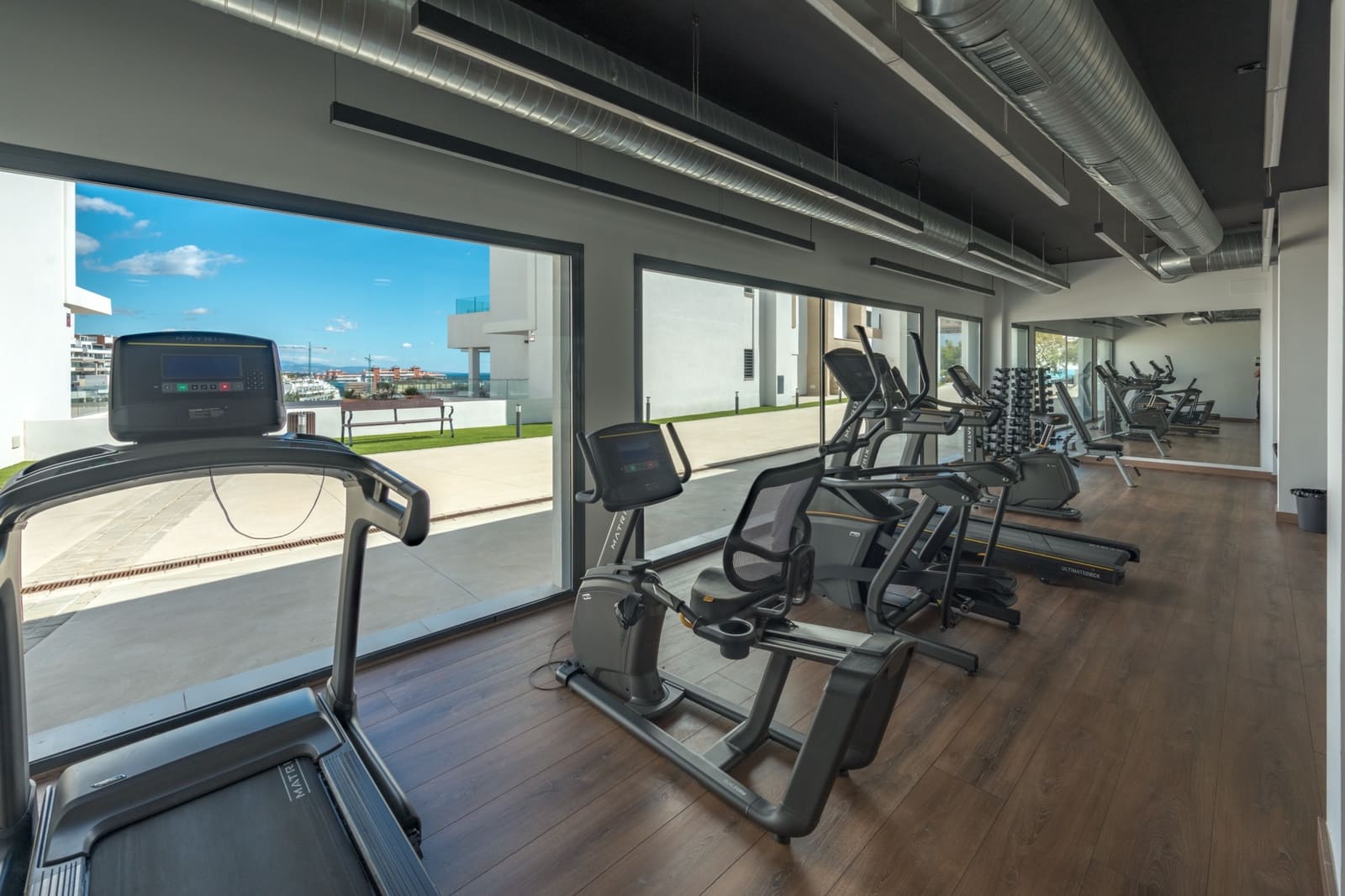 3 quarto Apartamento para venda em Estepona com piscina garagem - 645 000 € (Ref: 8176350)