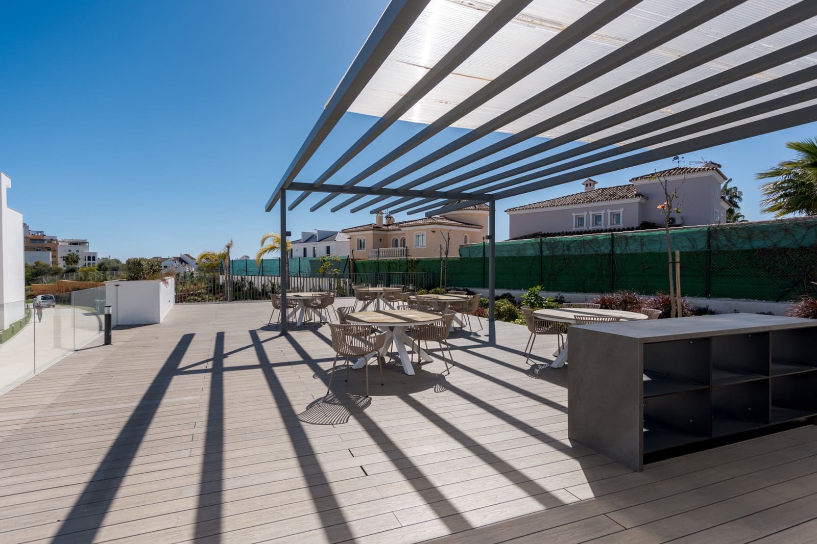 3 quarto Apartamento para venda em Estepona com piscina garagem - 645 000 € (Ref: 8176350)