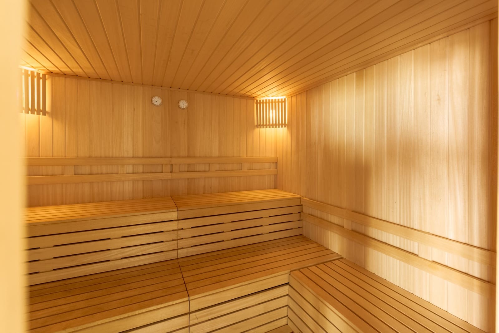 3 quarto Apartamento para venda em Estepona com piscina garagem - 645 000 € (Ref: 8176350)