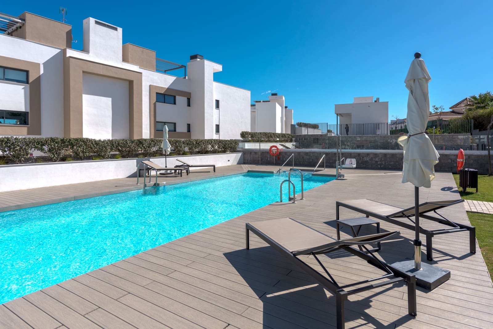 3 soveværelse Lejlighed til salg i Estepona med swimmingpool garage - € 645.000 (Ref: 8176350)