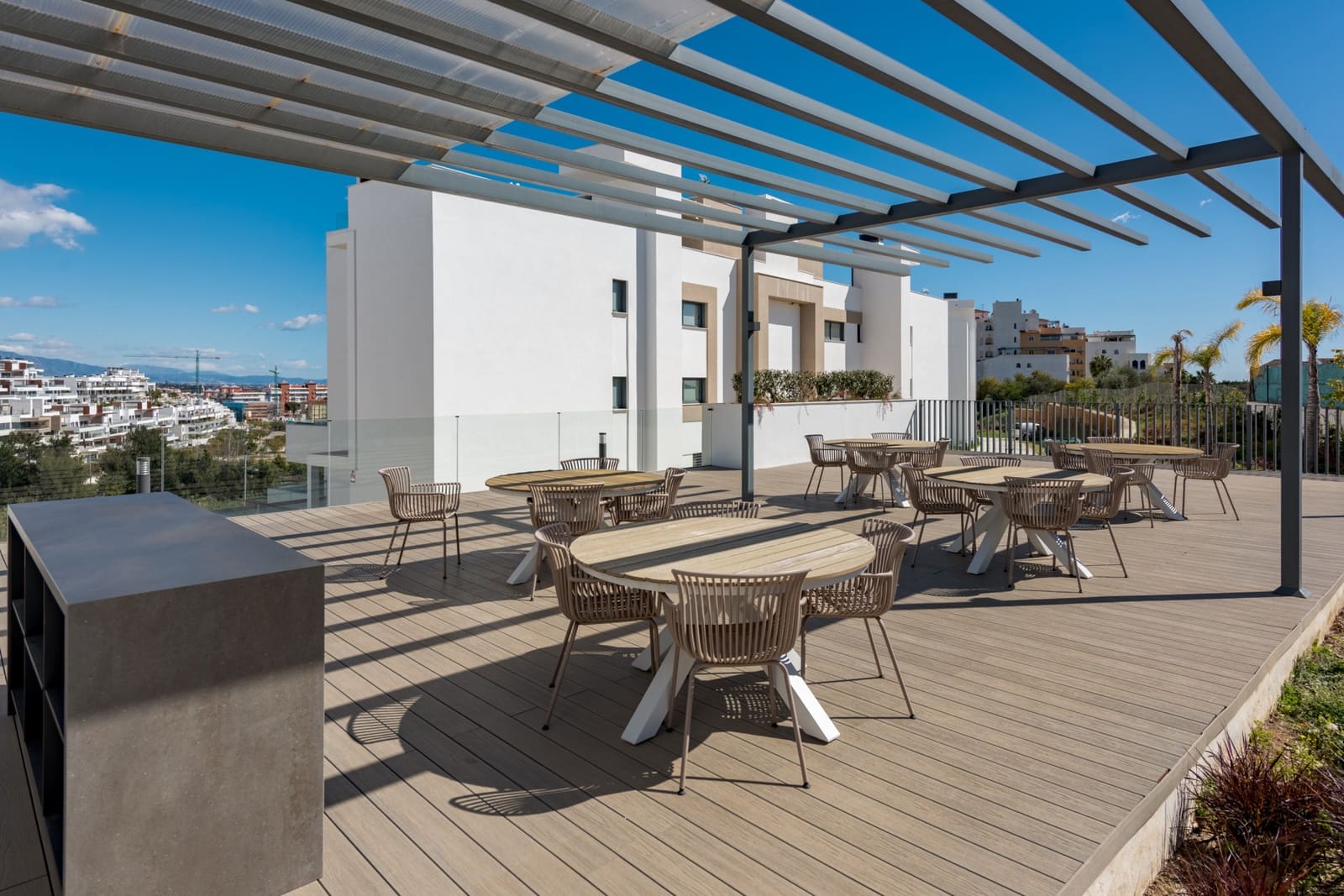 3 soveværelse Lejlighed til salg i Estepona med swimmingpool garage - € 645.000 (Ref: 8176350)