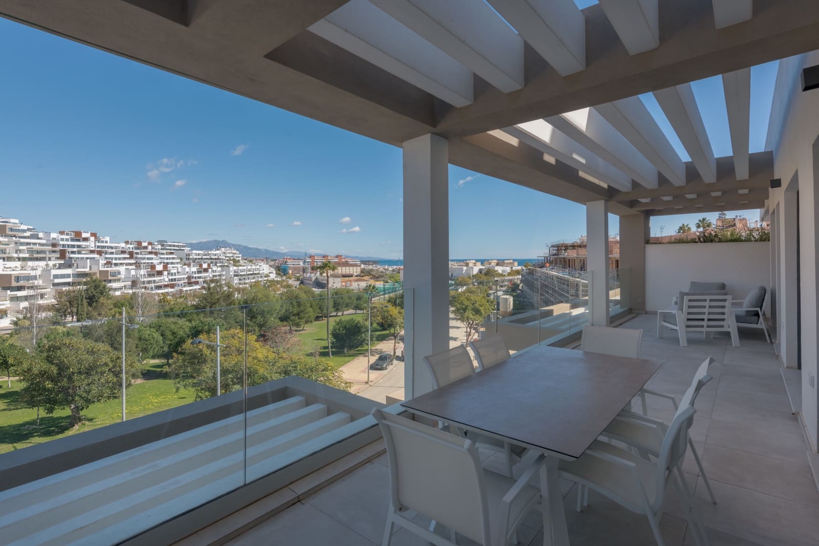 3 soveværelse Lejlighed til salg i Estepona med swimmingpool garage - € 645.000 (Ref: 8176350)