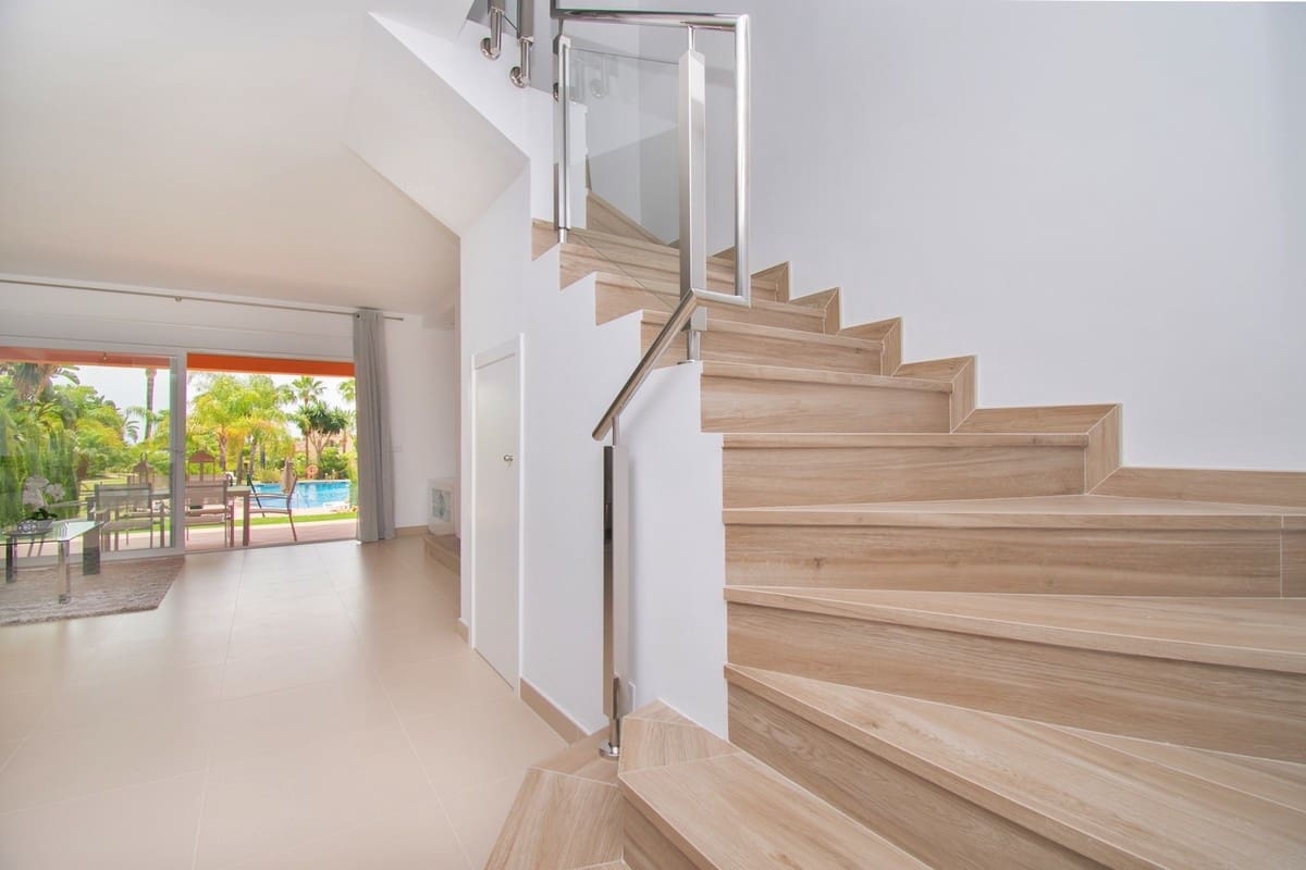 3 soverom Hus til salgs i Benahavis med svømmebasseng garasje - € 676 000 (Ref: 8210247)