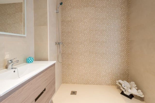 3 Zimmer Apartment zu verkaufen in Nueva Andalucia, Marbella mit Pool - 445.000 € (Ref: 8231473)