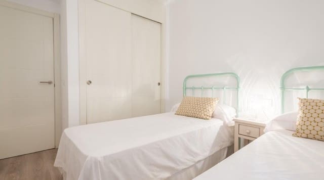 3 chambre Appartement à vendre à Nueva Andalucia, Marbella avec piscine - 445 000 € (Ref: 8231473)