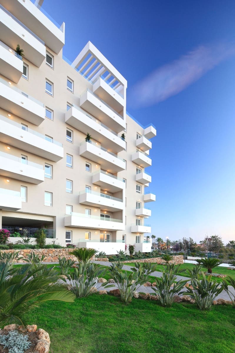 3 sovrum Lägenhet till salu i Nueva Andalucia med pool - 445 000 € (Ref: 8231473)