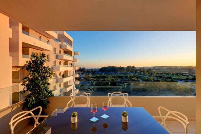 3 chambre Appartement à vendre à Nueva Andalucia, Marbella avec piscine - 445 000 € (Ref: 8231473)
