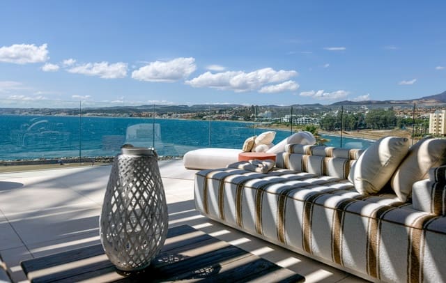 2 soveværelse Lejlighed til salg i Estepona med swimmingpool garage - € 3.003.000 (Ref: 8260787)