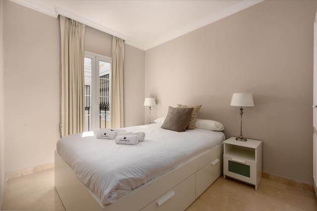 4 Zimmer Haus zu verkaufen in Marbella mit Pool Garage - 795.000 € (Ref: 8317417)