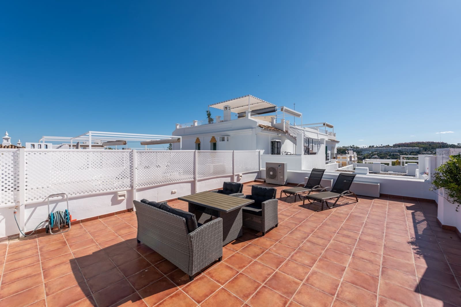 4 Zimmer Haus zu verkaufen in Marbella mit Pool Garage - 795.000 € (Ref: 8317417)